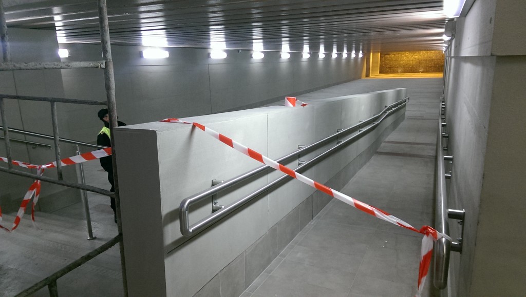 Podziemne przejście z ul. Kunickiego na dworzec PKP Lublin już czynne 1 IMAG3179