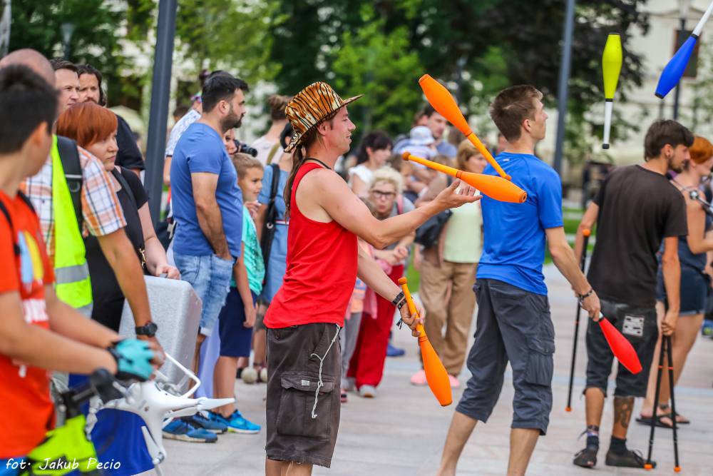 Uwaga kierowcy! Zatrzymają ruch w wielu miejscach w mieście. Uroczysta parada cyrkowa przejdzie ulicami Lublina 8 parada EJC 2017 58