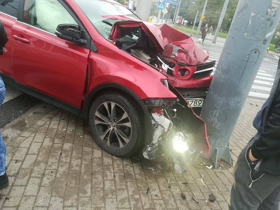 Wymusiła pierwszeństwo. Wypadek na Drodze Męczenników Majdanka (zdjęcia) 1 21985969 1480078172075732 309027346 o