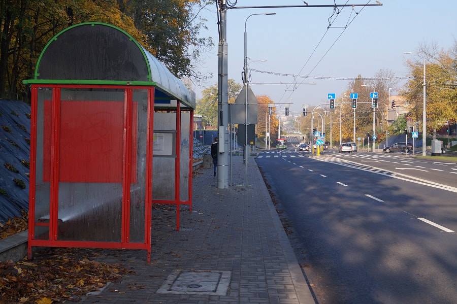 Męczenników Majdanka tylko po jednym pasie. Przebudowa skrzyżowania z ul. Lotniczą 1 przystanek lotnicza 01 męczenników majdanka lokalizacja