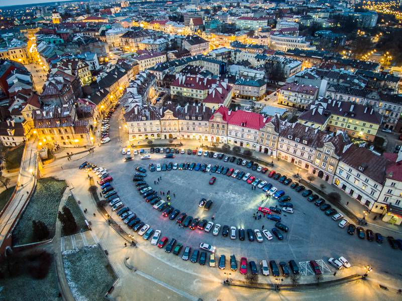 Kierowcy zrobili serduszko na cześć Wielkiej Orkiestry Świątecznej Pomocy (ZDJĘCIA) 3 YUN00017 3