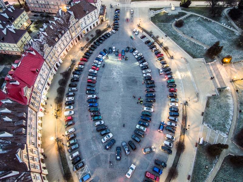 Kierowcy zrobili serduszko na cześć Wielkiej Orkiestry Świątecznej Pomocy (ZDJĘCIA) 2 YUN00018 3