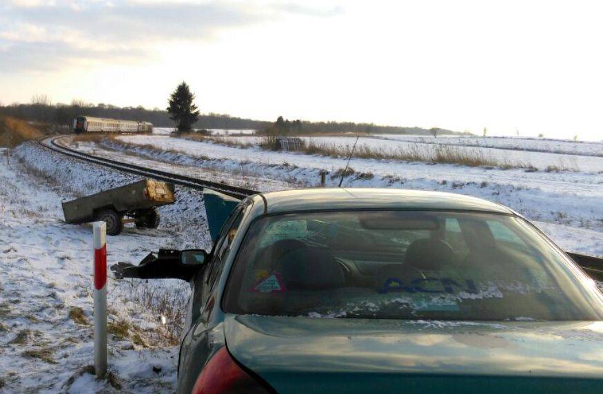W ostatniej chwili zauważył nadjeżdżający pociąg. Było już jednak za późno 1 340 121285
