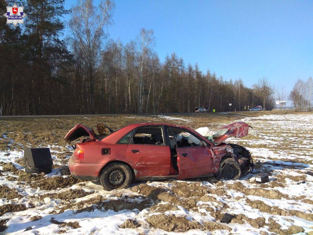 Kierujący Seicento zaczął skręcać. Nie zauważył, że wyprzedza go Audi 1 68 122635