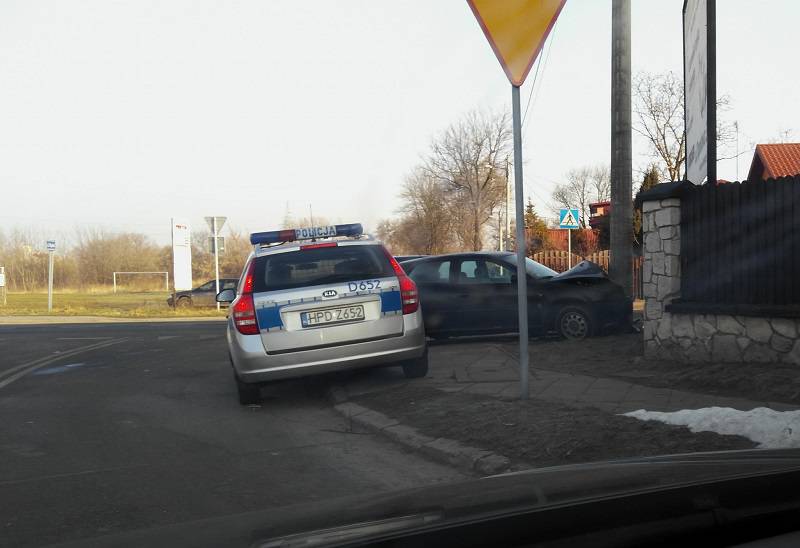 Ul. Pawia: Wymuszenie pierwszeństwa przyczyną groźnej kolizji 1 wspólna pawia