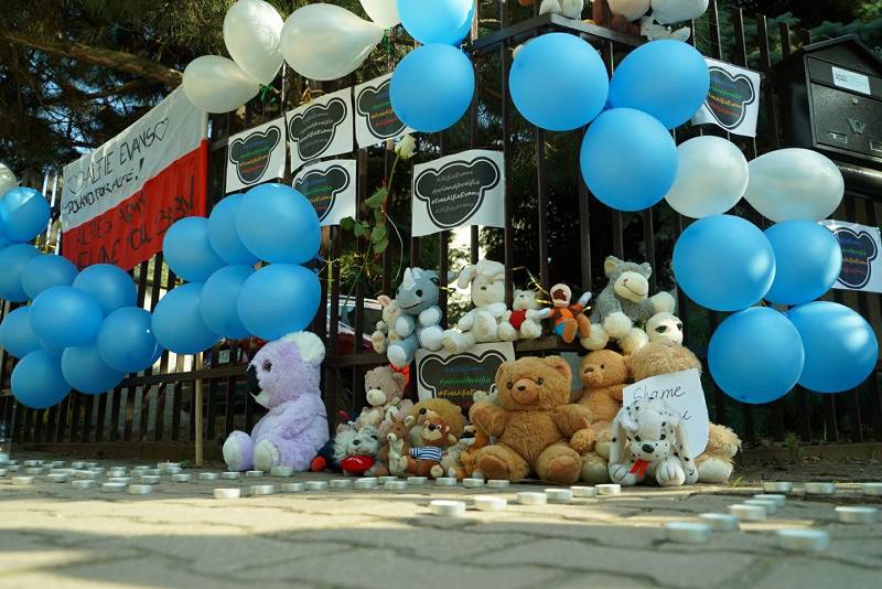 Alfie Evans: Protest w obronie dwulatka pod brytyjskim konsulatem w Lublinie 4 31252817 10215114033785458 7844556422372130816 o