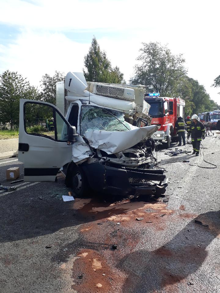 Śmiertelny wypadek w Garbowie. Zderzenie trzech pojazdów. 16 osób rannych, jedna nie żyje 2 PART 1536830210632 Resized 20180913 092952 6704