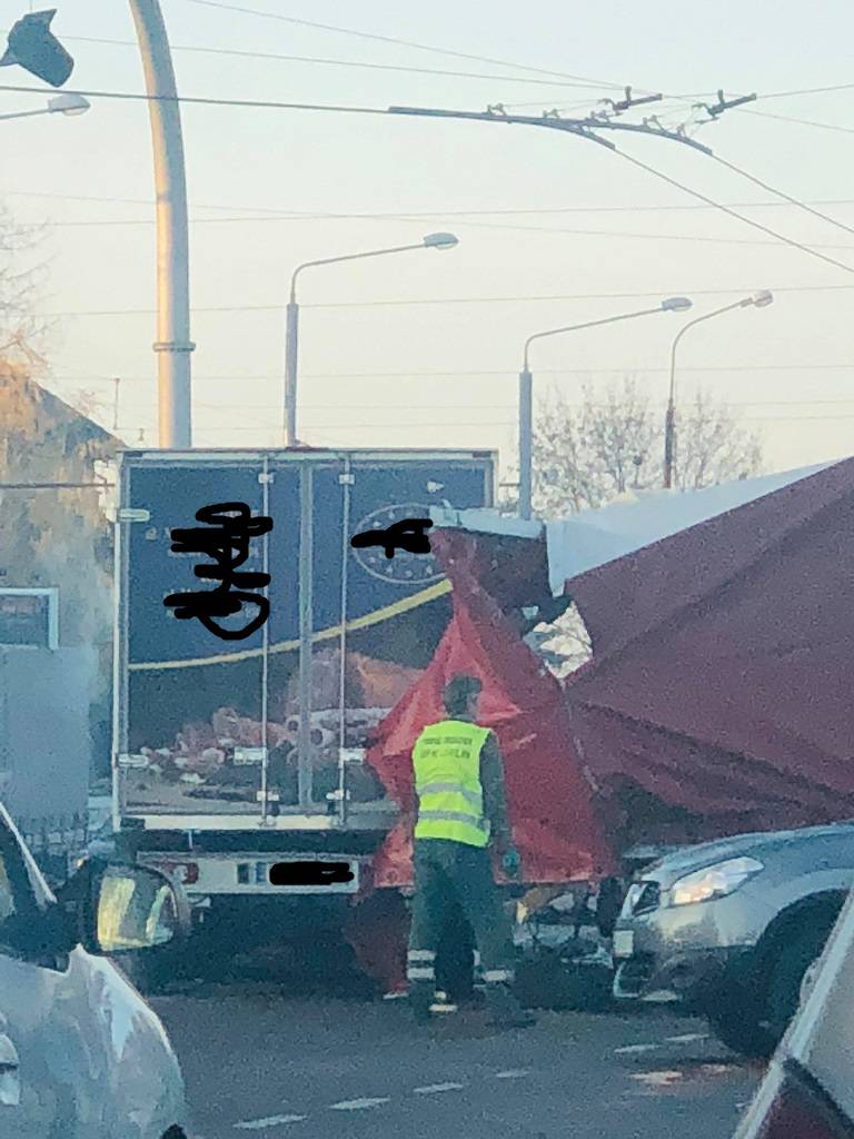 Wypadek na skrzyżowaniu al. Kraśnickiej z ul. Bohaterów Monte Cassino 5 45571203 720933081616872 7828458567119142912 n