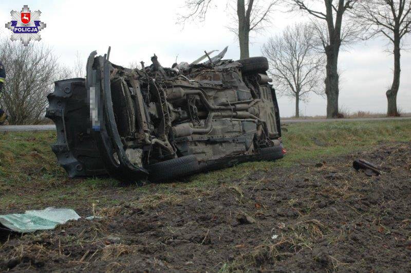 Śmiertelny wypadek w Woli Sernickiej. Kierowca jaguara zginął na miejscu 2 68 138697