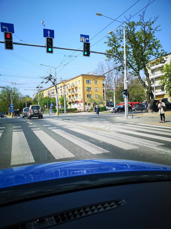Uwaga kierowcy! Betoniarka zgubiła beton na ulicach miasta 1 58374508 670926330008238 8958915722025631744 n