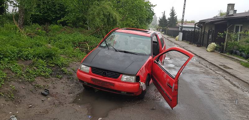 „O co chodzi ze zdewastowanym volkswagenem?” – pytają mieszkańcy ul. Wapiennej 1 60391399 344356509553960 8642570146356920320 n