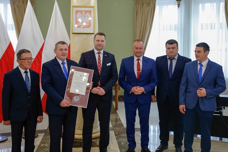 Wojewoda lubelski wręczył medale i dyplomy za walkę z ideologią LGBT 1 MG 7725