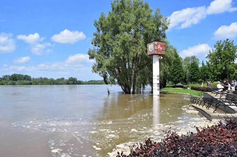 Chcesz pomóc powodzianom czynem? Zaplanuj urlop w miejscach, gdzie woda poczyniła szkody 1 kontrola walow przeciwpowodziowych i infra 121331 3