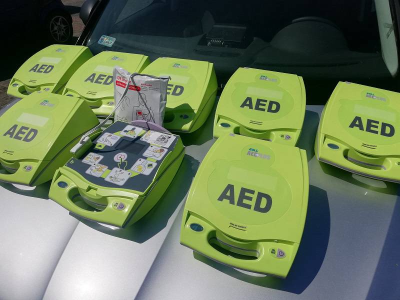 Policja z Lubartowa otrzymała nowy sprzęt treningowy. Fantom i AED posłużą do edukacji i nauki ratowania życia 1 61903836 2379925682069956 4109277911125590016 o