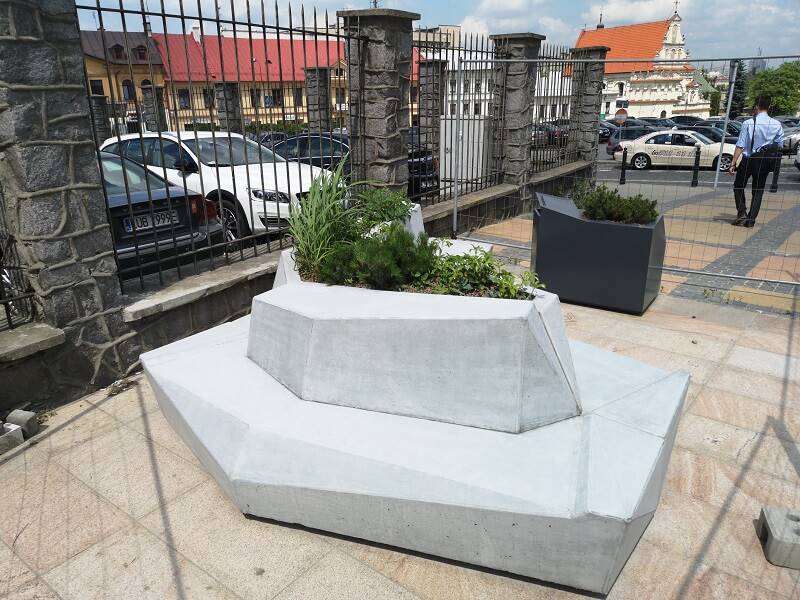 Najdroższe ławki w Lublinie nadal nie są gotowe. Będą kary dla wykonawcy 1 IMG 20190606 113300