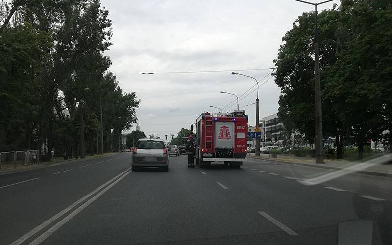 Uwaga kierowcy! Utrudnienia po zderzeniu citroena z trolejbusem MPK Lublin 1 citroen trolejbus męczenników majdanka 1