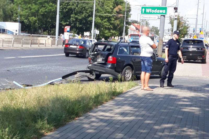 Zderzenie BMW i Audi na ul. Wolskiej. Uwaga kierowcy - tworzą się ogromne korki! 1 67511348 396637264310320 8581382002148638720 n
