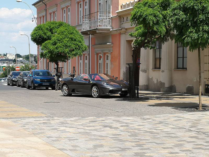 Parkowanie w centrum Lublina. "Mam drogie auto to parkuję, gdzie chcę" 1 IMG 20190702 130937