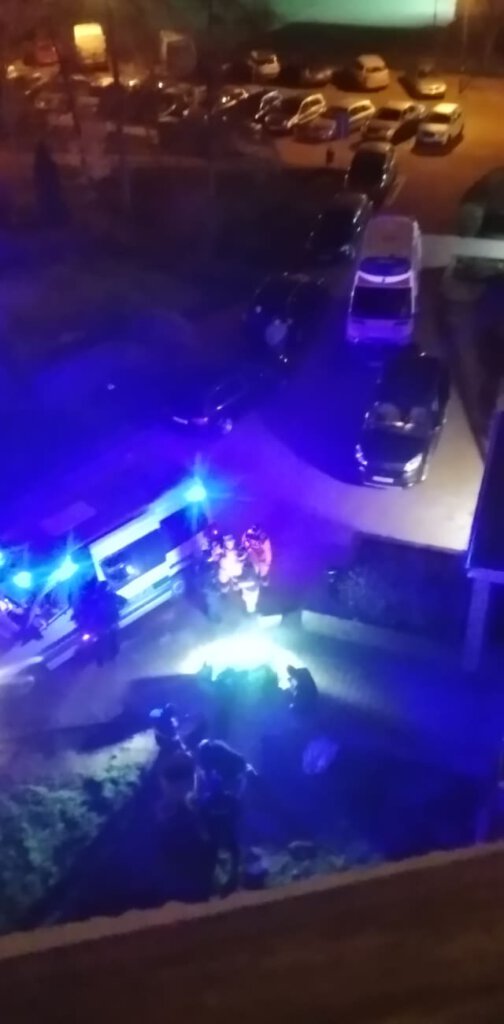 Mężczyzna wyskoczył z balkonu na siódmym piętrze. Sąsiedzi widzieli jak spada 2 75446604 473971823476046 2760863518273044480 n