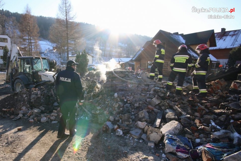 Tragedia w Szczyrku. Wybuch gazu w domu. Zaleziono ciała ośmiu osób, w tym czwórki dzieci 1 37 595310