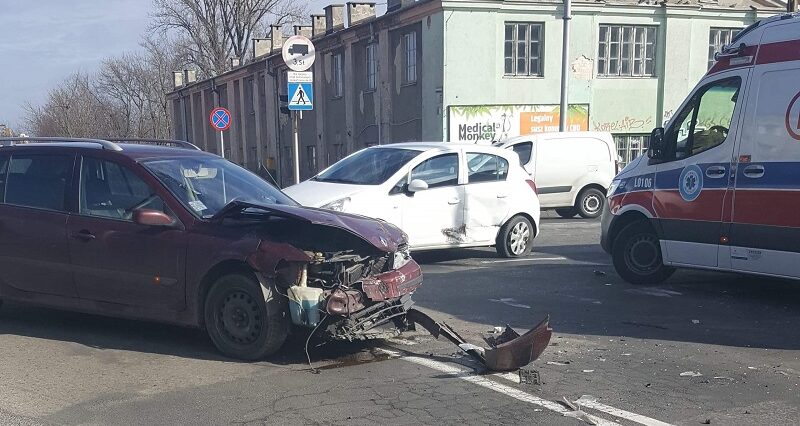 Wypadek na skrzyżowaniu Al. Racławickich i ul. Sowińskiego. Duże utrudnienia w ruchu 3 inbound2729135147954060454