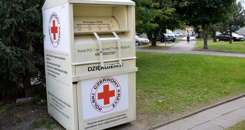 Polski Czerwony Krzyż obchodzi 105 - lecie istnienia. Jest najstarszą organizacją humanitarną w Polsce 2 polski czerwony krzyż kontener na odzież