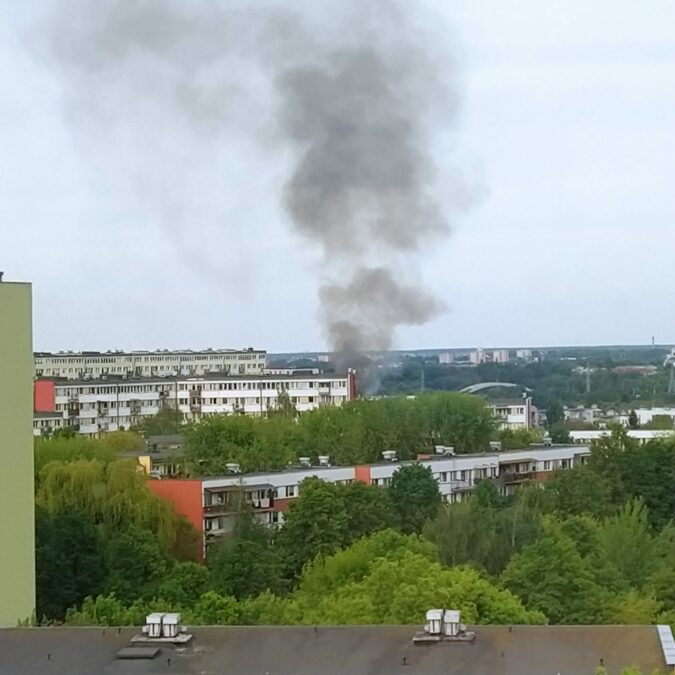 Kłęby czarnego dymu nad Lublinem. Pożar domu przy ul. Nadbystrzyckiej 3 100324747 3148774928513872 6832315493508972544 o
