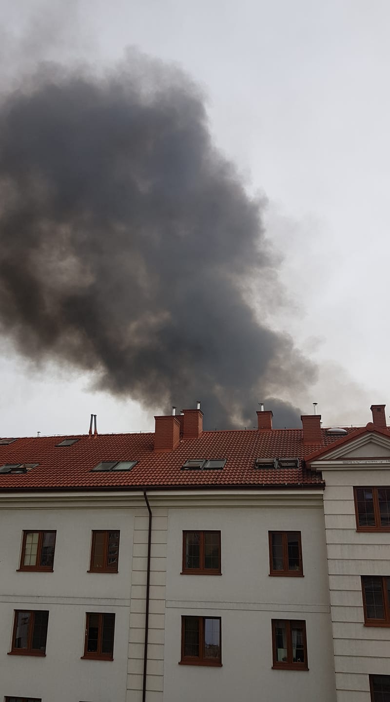 Kłęby czarnego dymu nad Lublinem. Pożar domu przy ul. Nadbystrzyckiej 2 100840992 10158266500128058 7696642056550088704 o