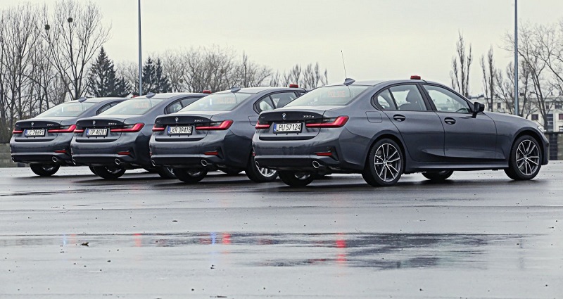 Więcej patroli jutro na drogach. Ogólnopolska akcja wymierzona w nieodpowiedzialnych kierowców 1 Nowe nieoznakowane radiowozy zasiliły flotę Komendy Wojewódzkiej Policji w Lublinie