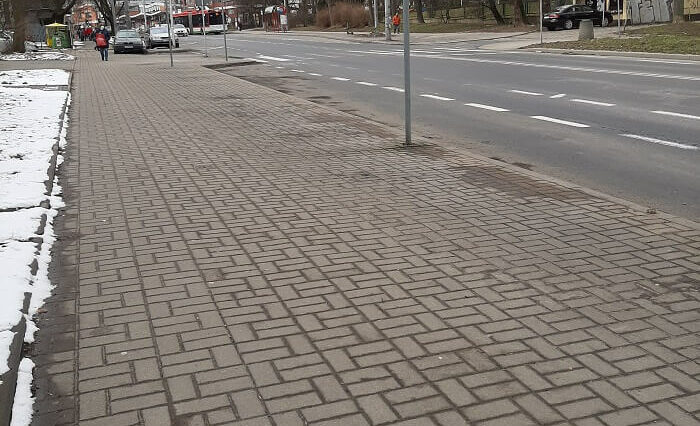 Miejsca parkingowe zamieniły się w postój dla taksówek. Mieszkańcy oburzeni 3 Urzędnicy zlikwidowali miejsca parkingowe by zrobić postój dla taksówek