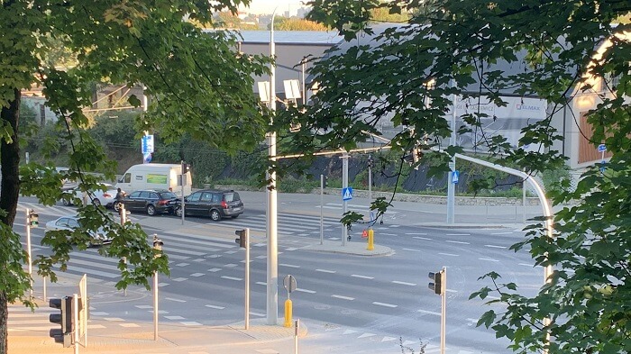 Najechanie na tył. Kolizja trzech aut. Jedna osoba poszkodowana 1 Zderzenie trzech aut na ul. Męczenników Majdanka