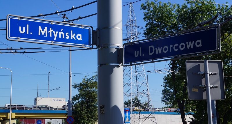 Utrudnienia dla kierowców. Wielka parada samochodów przejedzie przez Lublin 1 Skrzyżowanie ul. Młyńskiej i ul. Dworcowej