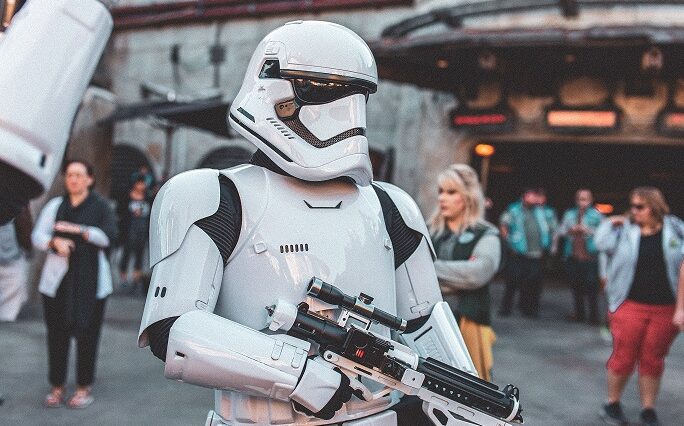 Rosnąca popularność gadżetów kolekcjonerskich - ulubionych bohaterów filmów, gier i książek 3 Szturmowiec z Gwiezdnych Wojen
