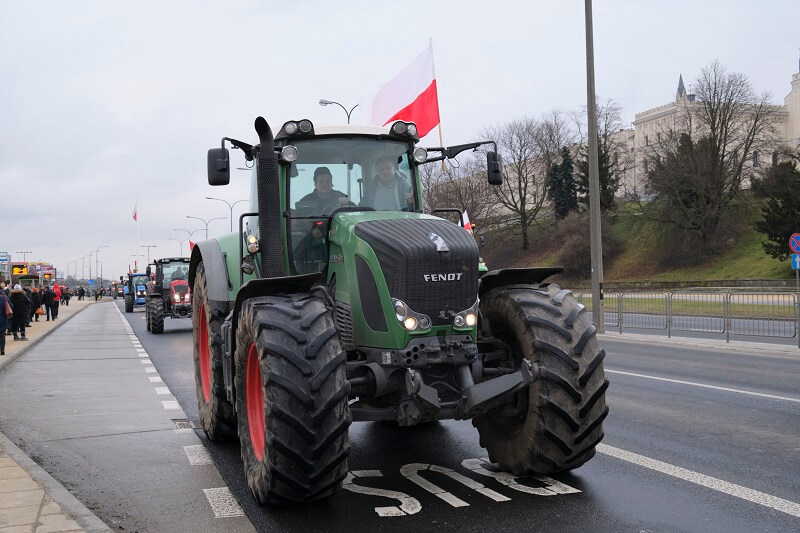 Protest AgroUnii w Lublinie. Rolnicy rozdawali jabłka. Była grochówka i kiełbaski z grilla 4 protest rolników agrounia lublin