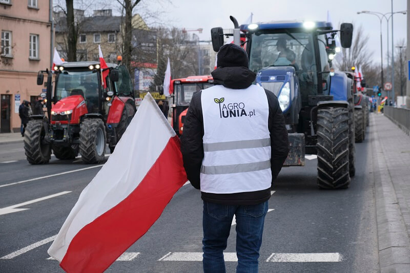 Protest AgroUnii w Lublinie. Rolnicy rozdawali jabłka. Była grochówka i kiełbaski z grilla 13 protest rolników agrounia lublin