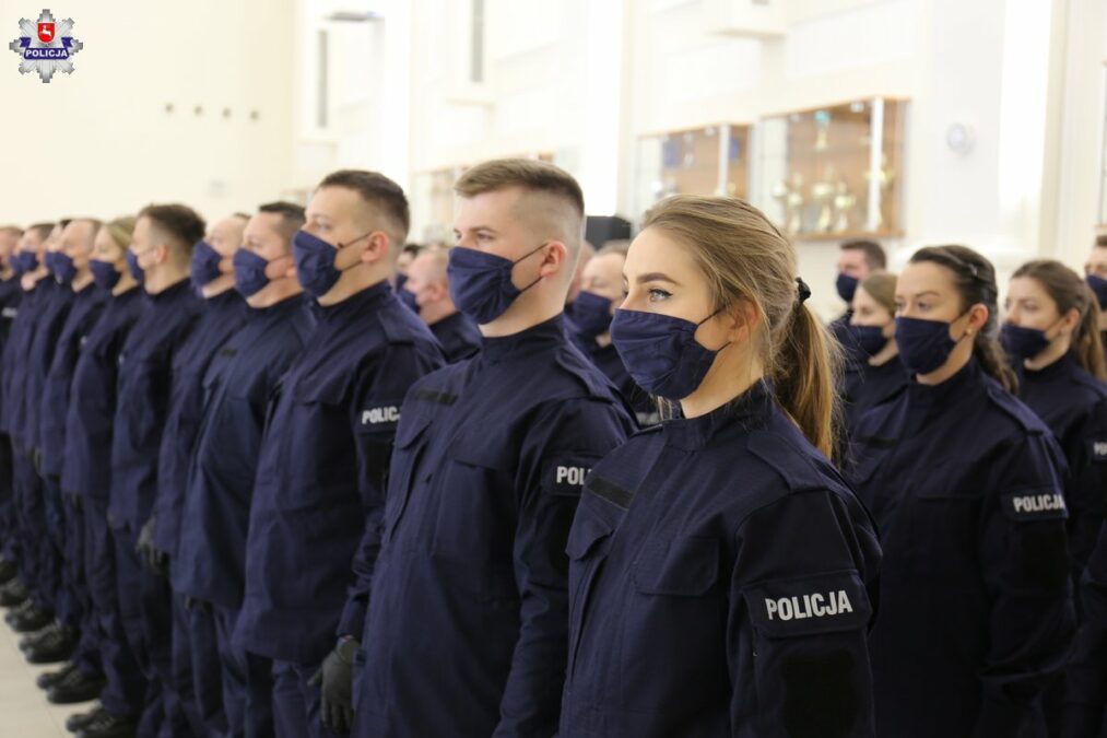 Nowi funkcjonariusze policji złożyli dziś ślubowanie. Niebawem rozpoczną służbę 1 Nowi funkcjonariusze Komendy Wojewódzkiej Policji w Lublinie