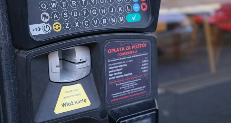 Złodzieje korzystają z roztargnienia i pośpiechu kierowców. Kradzież na kod QR 1 Parkomat w Strefie Płatnego Parkowania w Lublinie