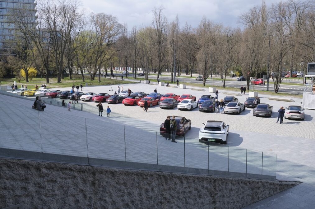 Zlot Porsche Club Poland na placu Teatralnym w Lublinie