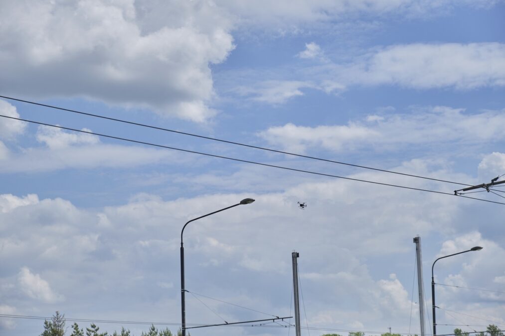 Policyjny dron zarejestrował blisko 30 wykroczeń w dwa dni. Policja publikuje nagrania 1 Policyjny dron nad al. Unii Lubelskiej