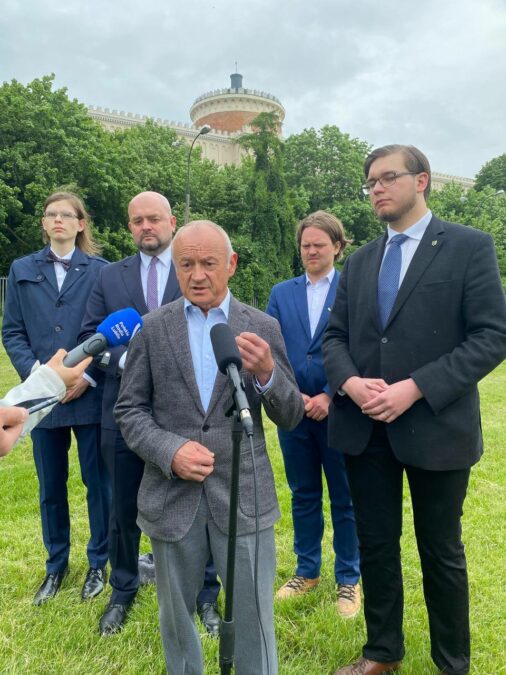 Legalne piwo pod chmurką w Lublinie? Chcą utworzenia specjalnych stref na terenie miasta 1 Konferencja "Piwo pod chmurką" w Lublinie