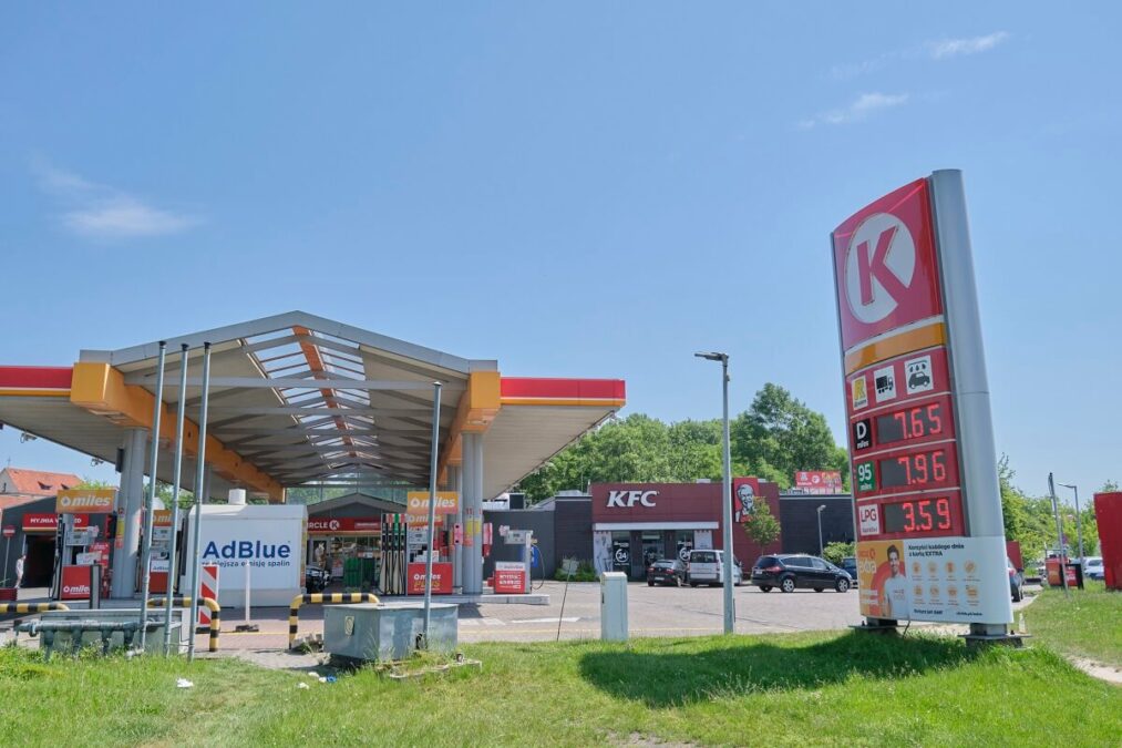 Benzyna Pb95 już prawie po 8 zł na stacjach paliw w centrum Lublina 3 Cena benzyny Pb95 na Circle K - 7,96 zł/l, 09.06.2022