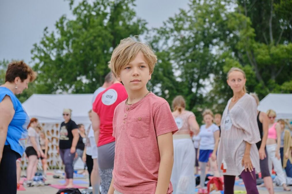 Próbowali pobić rekord na największą lekcję jogi w Polsce. Na placu Litewskim ćwiczyło 199 osób 46 największa lekcja jogi lublin