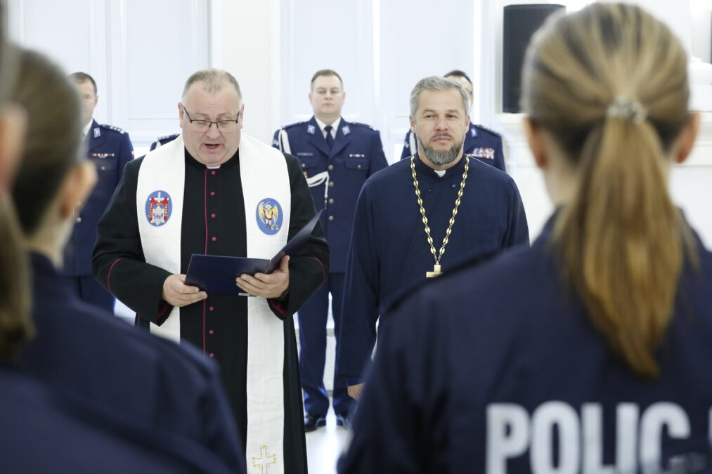 Nowi funkcjonariusze wstąpili w szeregi lubelskiej policji. Uroczyste ślubowanie złożyło 30 młodych adeptów 1 Ślubowanie nowych policjantów w Lublinie