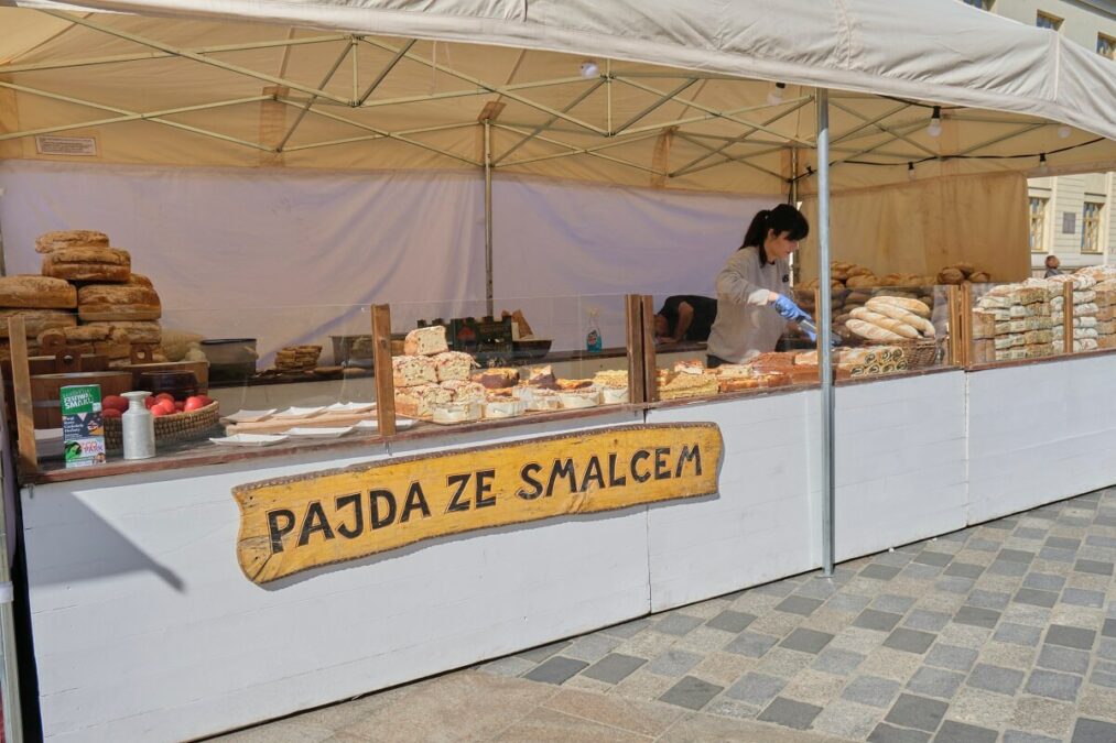 Pajda ze smalcem, tradycyjne wędliny, baklava i inne przysmaki. Trwa Europejski Festiwal Smaku 2022 1 Pajda ze smalcem - Europejski Festiwal Smaku 2022