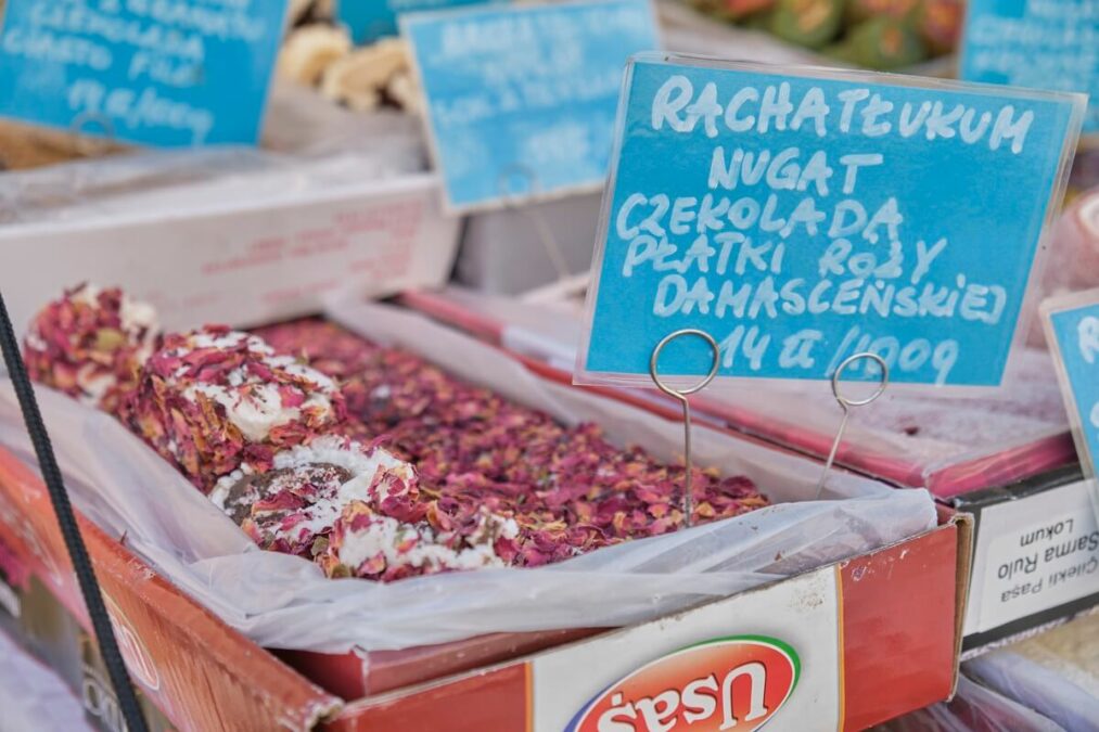 Pajda ze smalcem, tradycyjne wędliny, baklava i inne przysmaki. Trwa Europejski Festiwal Smaku 2022 7 Rachatłukum nugat - Europejski Festiwal Smaku 2022
