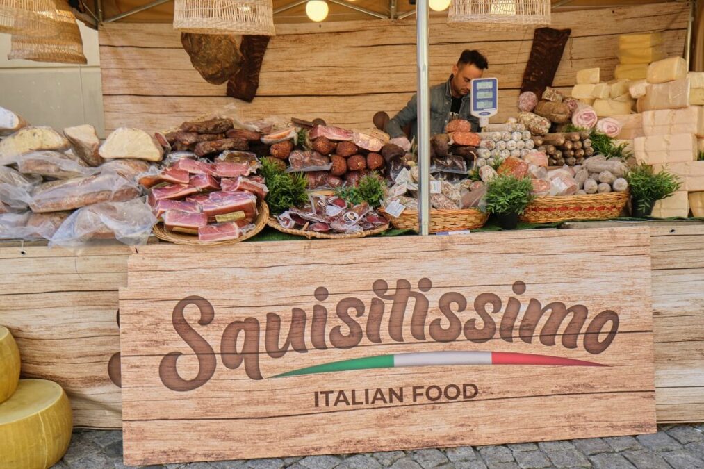 Pajda ze smalcem, tradycyjne wędliny, baklava i inne przysmaki. Trwa Europejski Festiwal Smaku 2022 10 Włoskie wędliny - Europejski Festiwal Smaku 2022