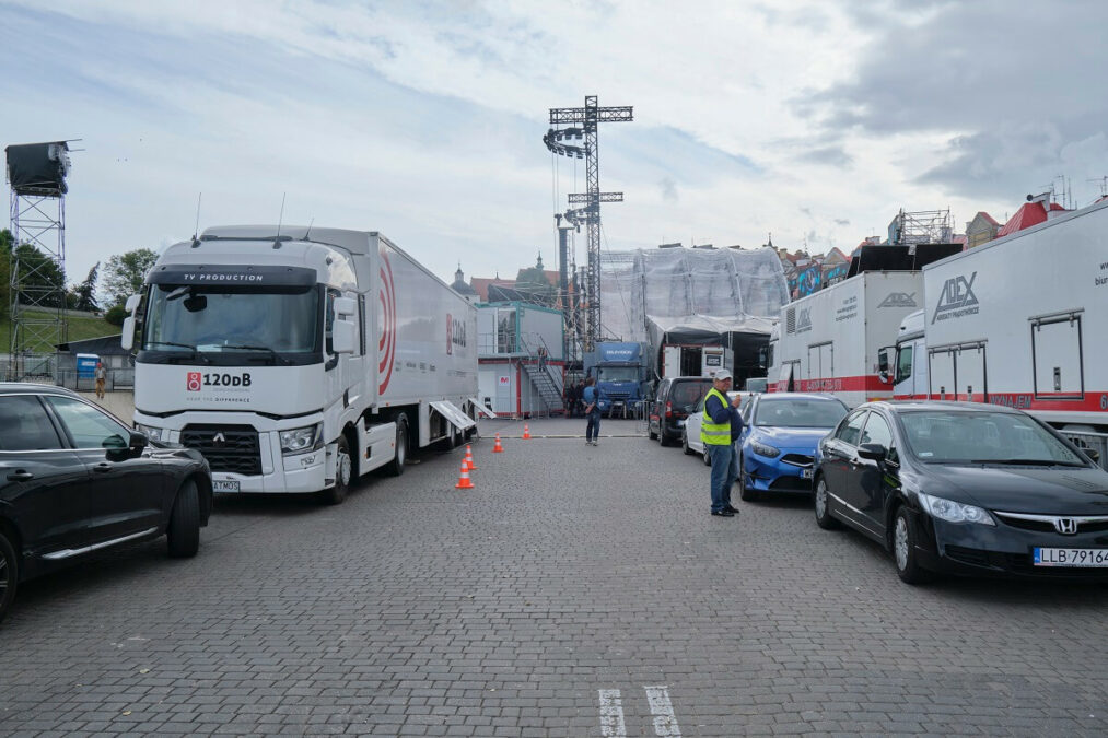 Ogromna scena stanęła na Placu Zamkowym - Koncert Wolności i Nadziei by Radio Nowy Świat