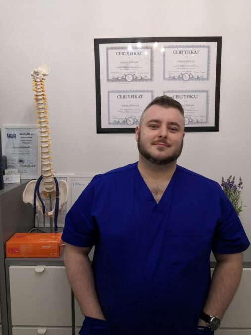 Ból kości, stawów a może mięśni? Pozbądź się go raz na zawsze! Skuteczny fizjoterapeuta w Lublinie 3 Fizjoterapeuta mgr Łukasz Pietrzyk z Gabinetu Fizjoterapii i Osteopatii Fizjo One