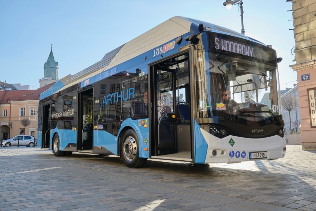 Lublin testuje autobus wodorowy. Na jednym tankowaniu może przejechać nawet 500 km 2 Autobus wodorowy Arthur Bus na testach w Lublinie