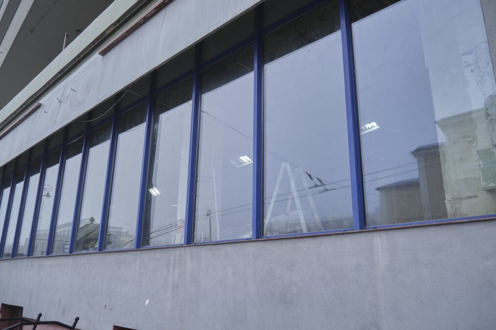 Remontują lokal, w którym kiedyś działała restauracja KFC. Otworzy się tu pierwszy taki sklep w Lublinie 2 Remont lokalu po restauracji KFC w Astorii. Otworzy się tu Biedronka